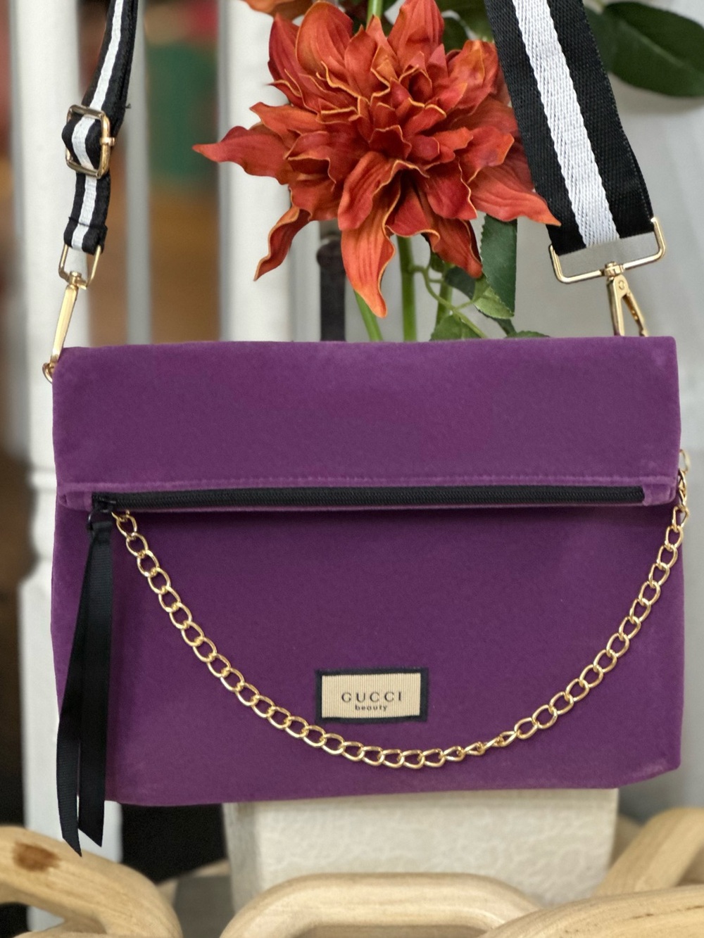 Gucci Purple Fold-Over Velvet Beauty Bag GWP ITEM NWOT. PLZ READ DESCRIPTION - Picture 4 of 7